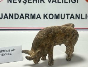 Nevşehir’de ele geçirildi: Küçük boğa heykeli tam 3 bin yıllık…