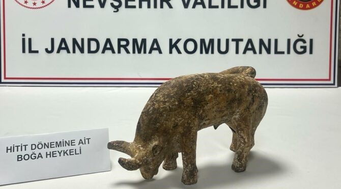 Nevşehir’de ele geçirildi: Küçük boğa heykeli tam 3 bin yıllık…
