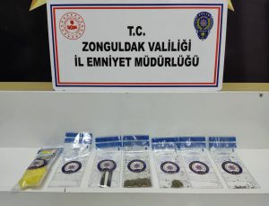 Narkotik Suçlarla Mücadele Şube Müdürlüğü ekipleri tarafından D.K isimli uyuşturucu satıcısı yakalandı.