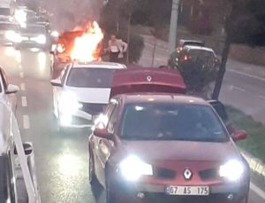 Zonguldak – Kozlu yolunda araç alev aldı!