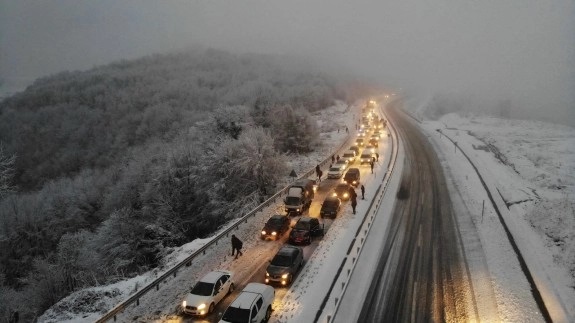 Zonguldak – Ereğli yolu yoğun kar yağışı nedeniyle kapandı